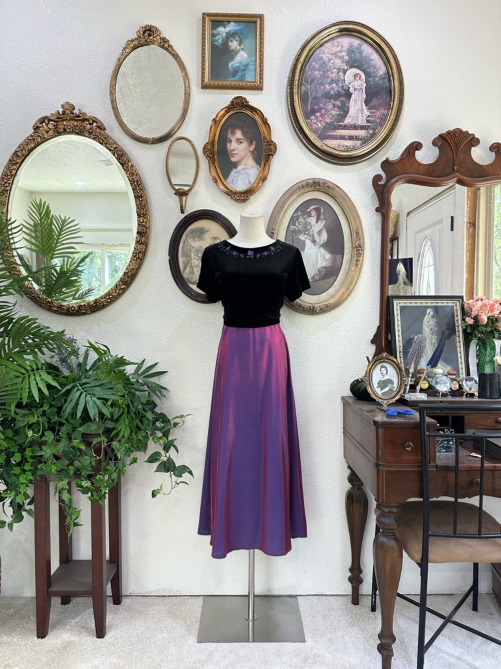 Vintage Brooke Lindsey Black Velvet and purple